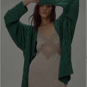 Nasty Gal Super Chunky Cable MIDI Shawl Cardigan Size M. Teal Green